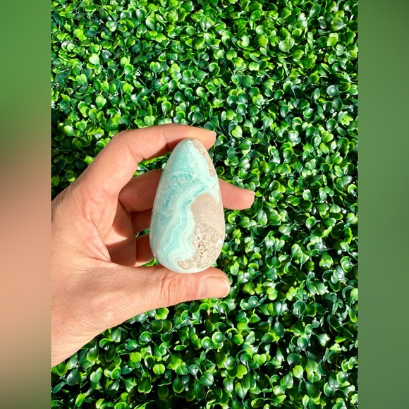 Blue Caribbean Calcite Egg (one) - Picture 5 of 7